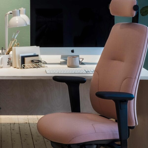 rh logic 200 ergonomic office chair in a remote office workstation